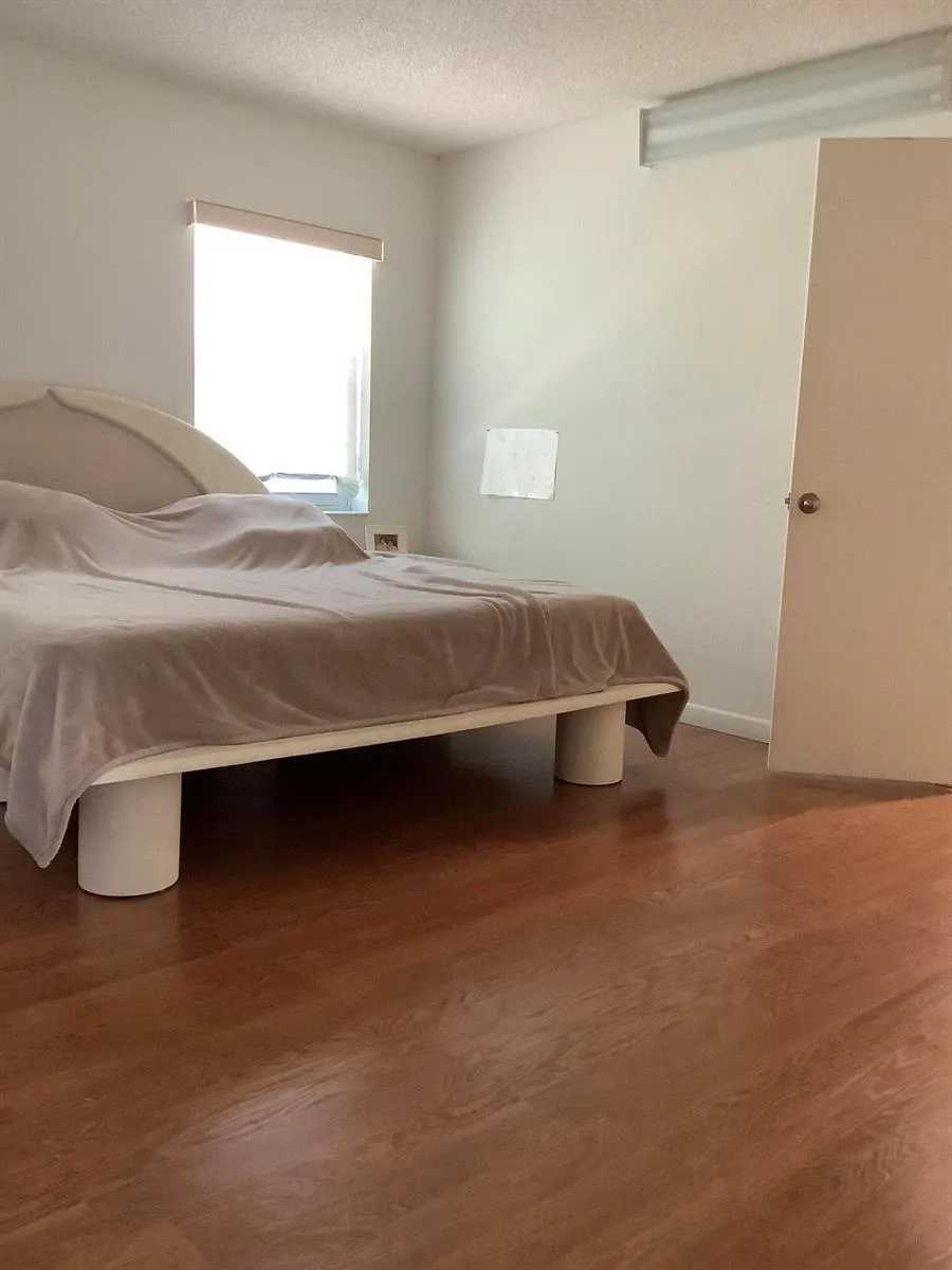 201 SW 98th Terrace Pembroke Pines, FL 33025