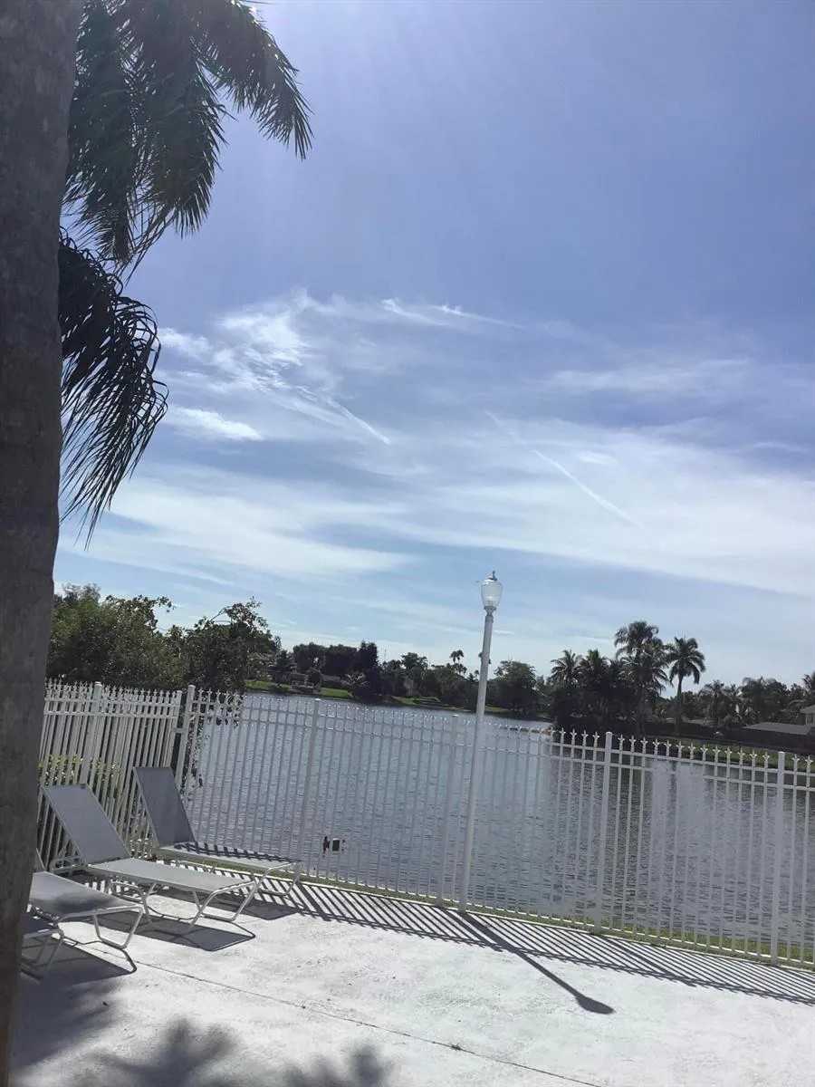 201 SW 98th Terrace Pembroke Pines, FL 33025