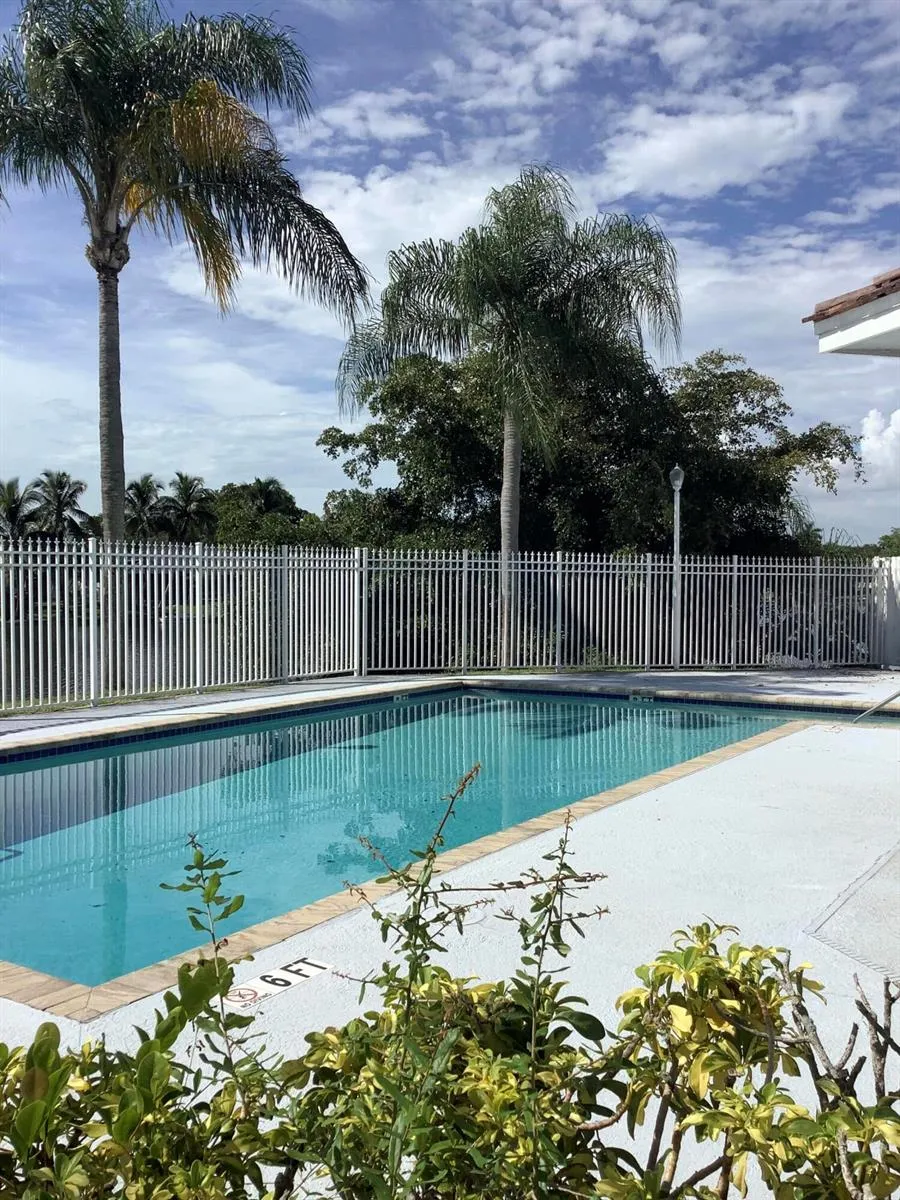 201 SW 98th Terrace Pembroke Pines, FL 33025