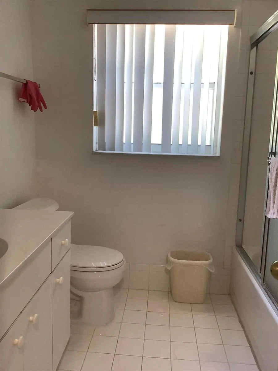 201 SW 98th Terrace Pembroke Pines, FL 33025