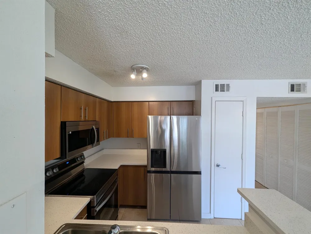 1215 CRYSTAL WAY #G Delray Beach, FL 33444