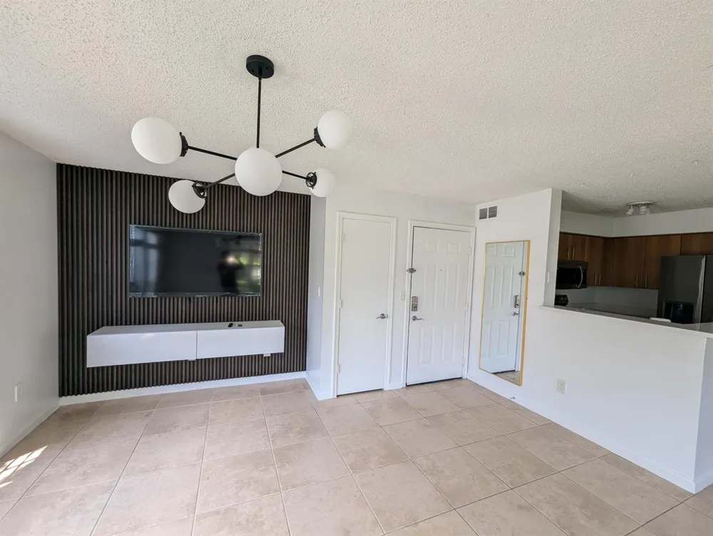 1215 CRYSTAL WAY #G Delray Beach, FL 33444