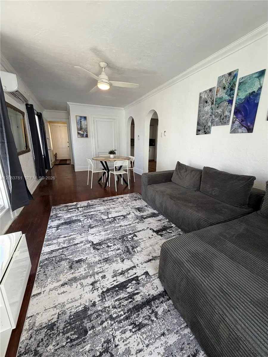 817 Tyler St #8 Hollywood, FL 33019