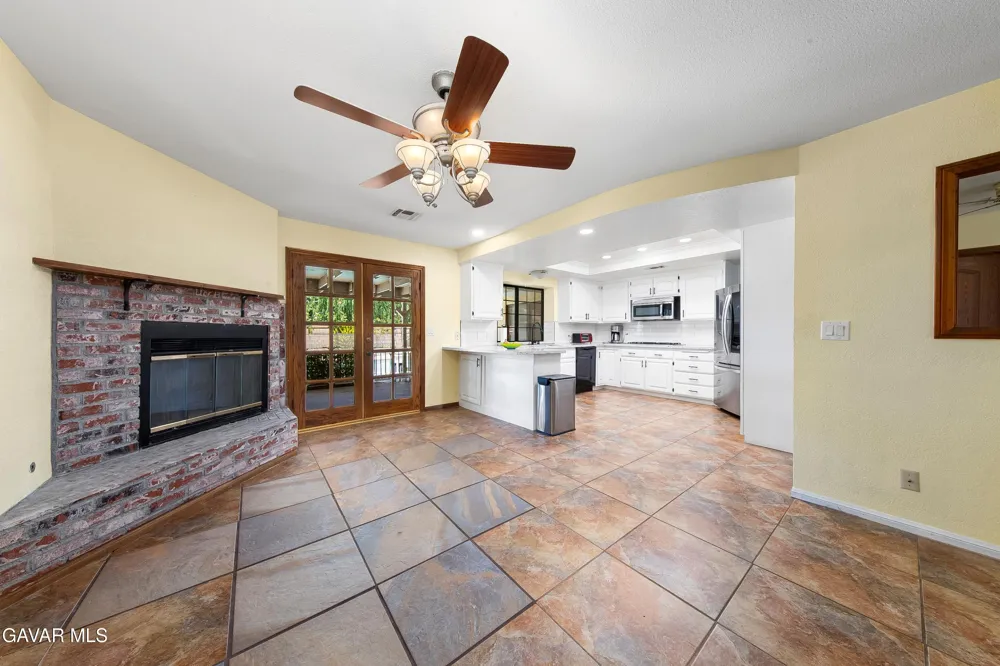 43029 Ed Halley Place Lancaster, CA 93536