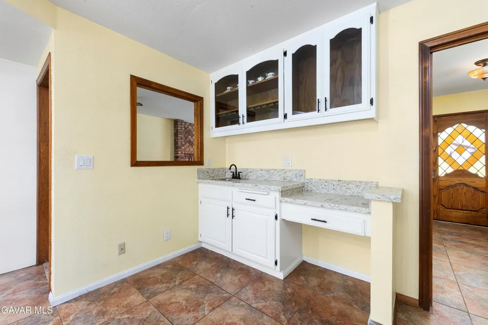 43029 Ed Halley Place Lancaster, CA 93536