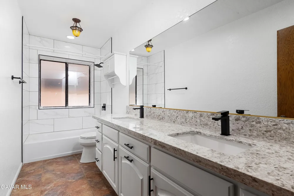 43029 Ed Halley Place Lancaster, CA 93536