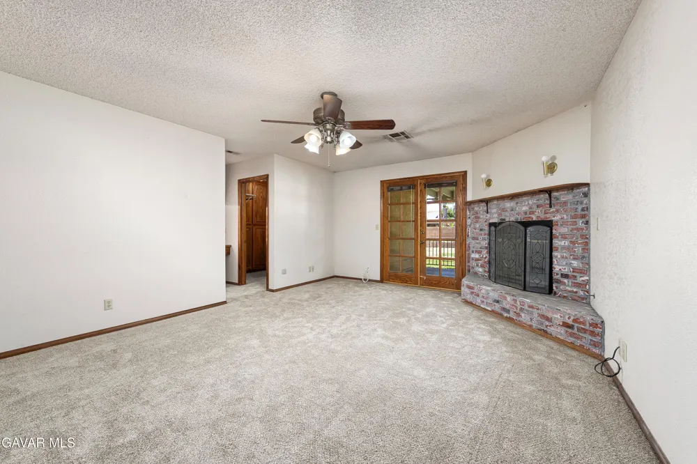 43029 Ed Halley Place Lancaster, CA 93536