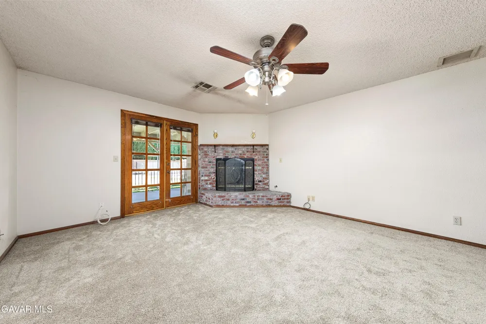 43029 Ed Halley Place Lancaster, CA 93536