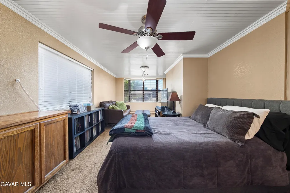 43029 Ed Halley Place Lancaster, CA 93536