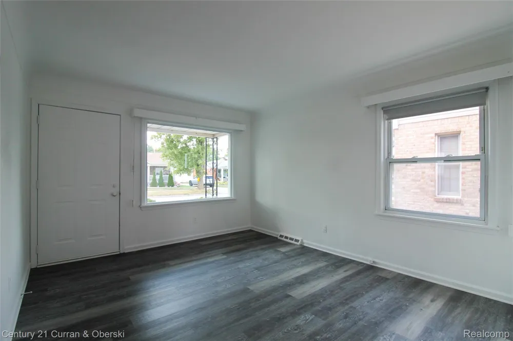 6832 Norborne Avenue Dearborn Heights City, MI 48127