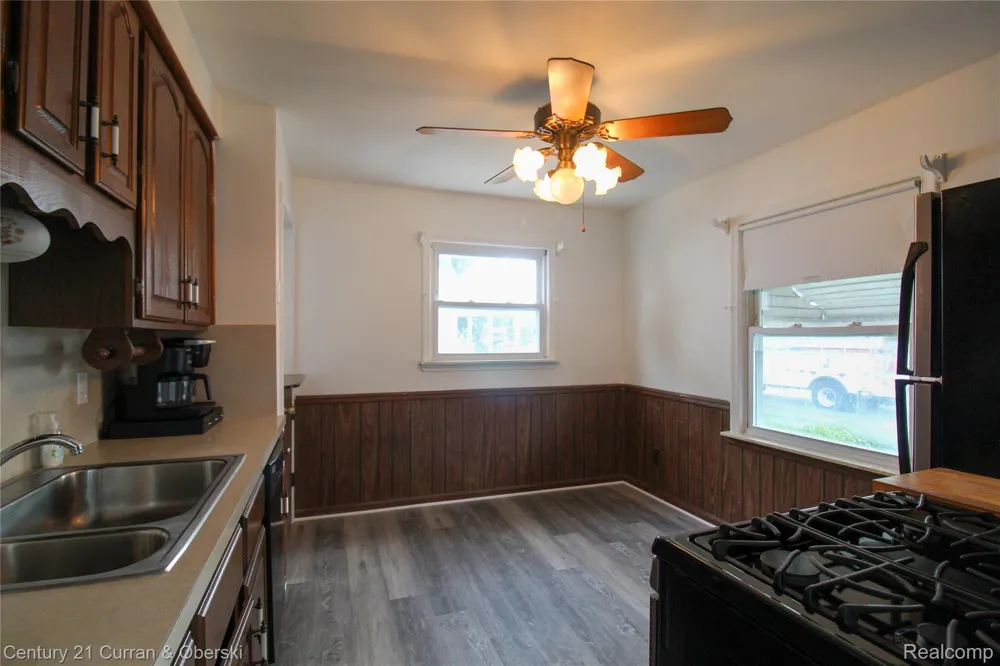 6832 Norborne Avenue Dearborn Heights City, MI 48127