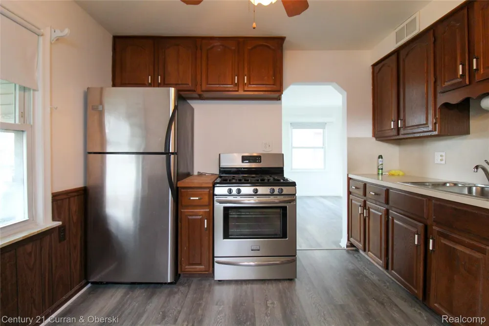 6832 Norborne Avenue Dearborn Heights City, MI 48127