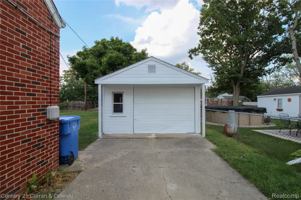 6832 Norborne Avenue Dearborn Heights City, MI 48127