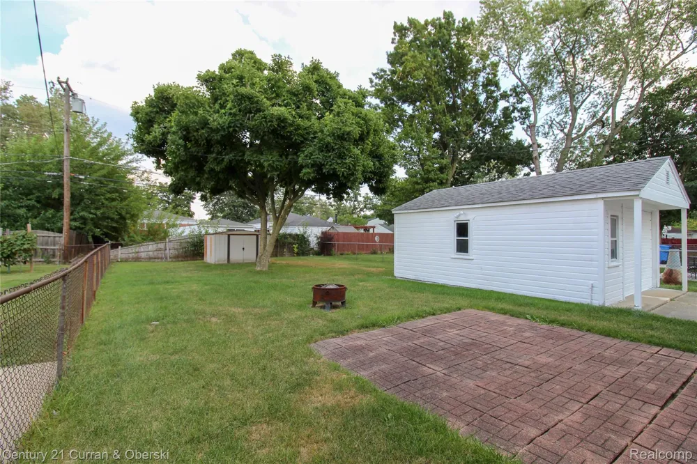 6832 Norborne Avenue Dearborn Heights City, MI 48127