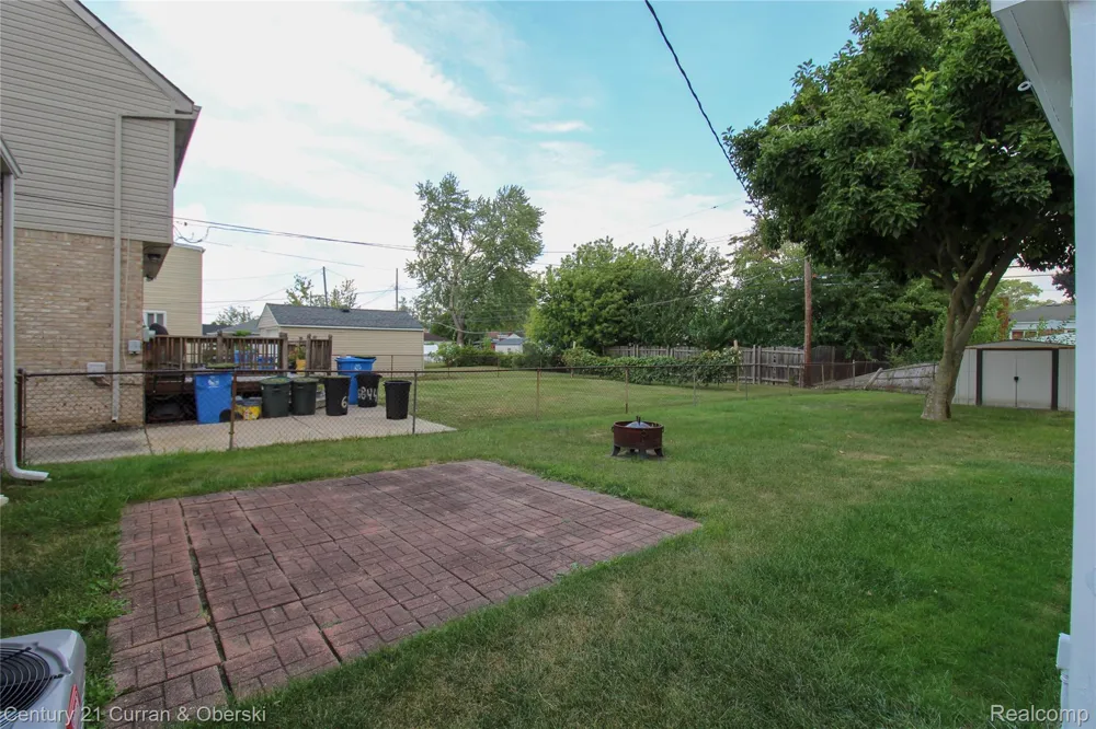 6832 Norborne Avenue Dearborn Heights City, MI 48127
