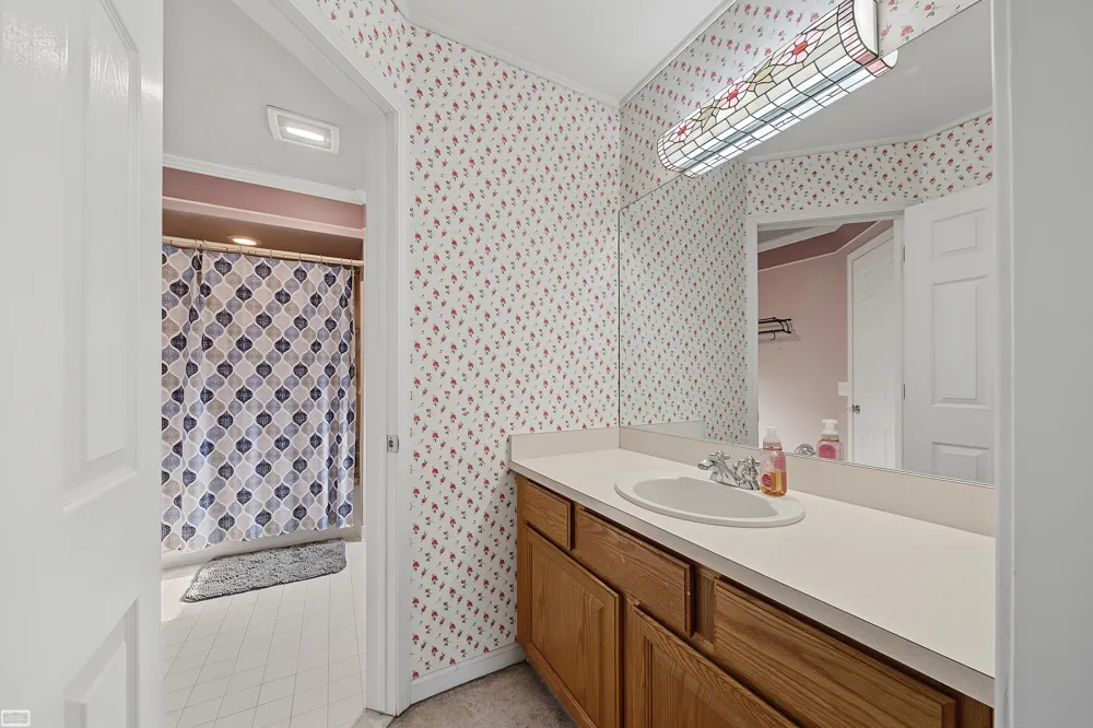 212 Victoria Court Court St Clair City, MI 48079