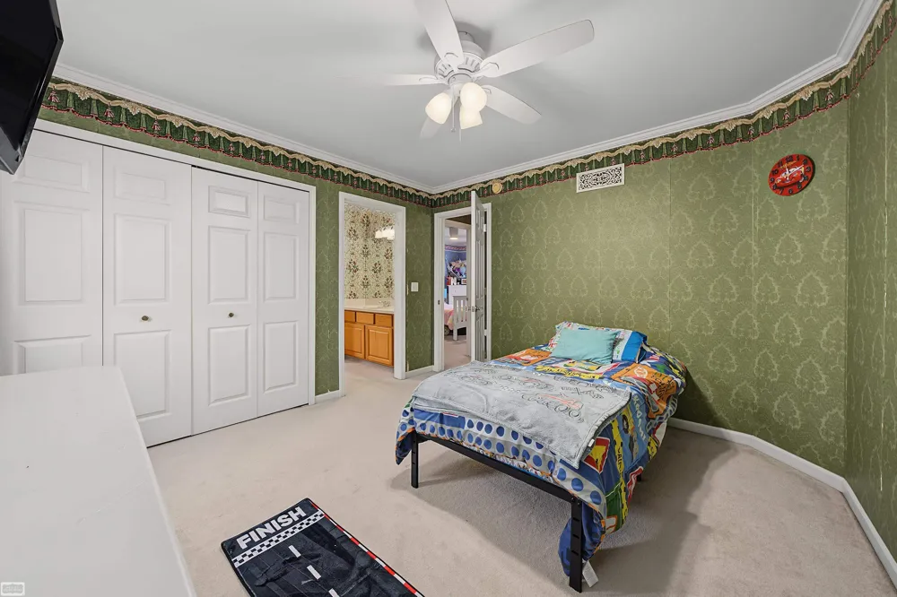 212 Victoria Court Court St Clair City, MI 48079
