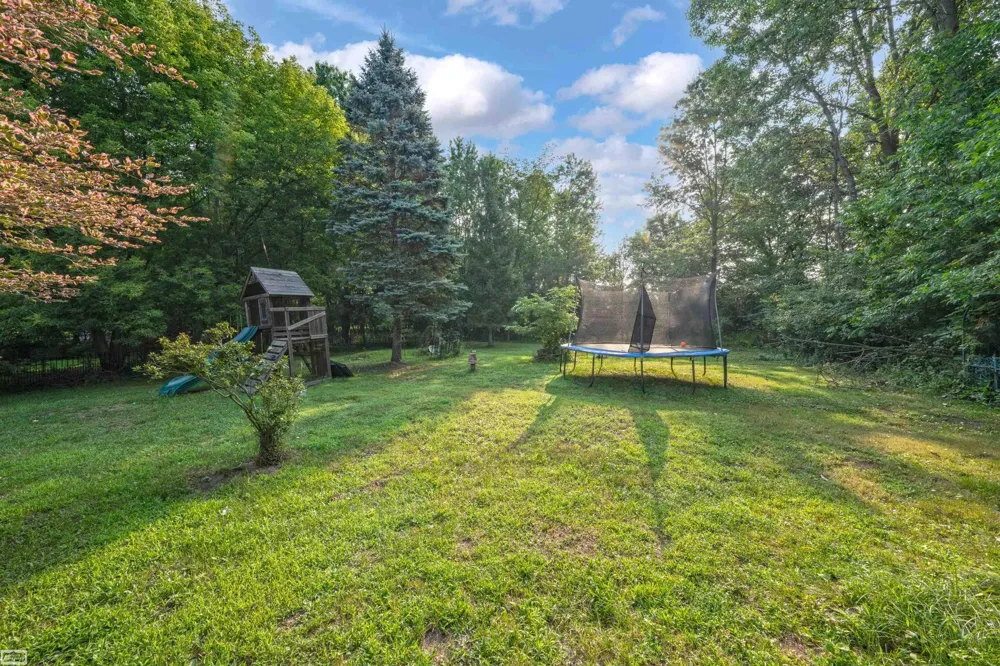 212 Victoria Court Court St Clair City, MI 48079