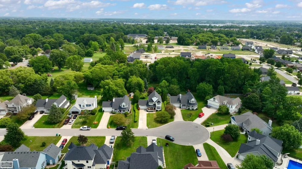 212 Victoria Court Court St Clair City, MI 48079