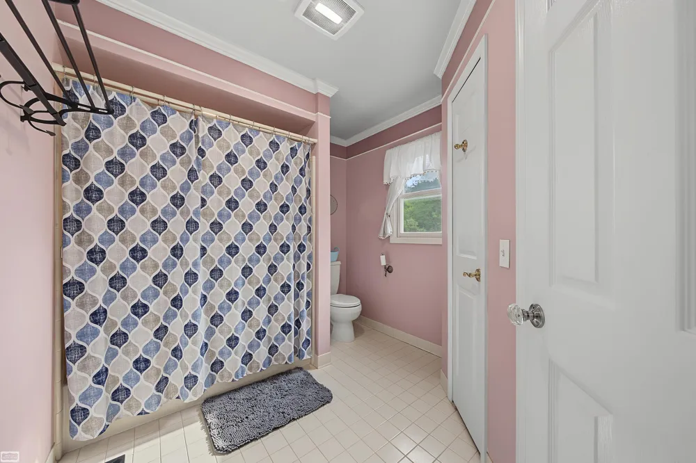 212 Victoria Court Court St Clair City, MI 48079