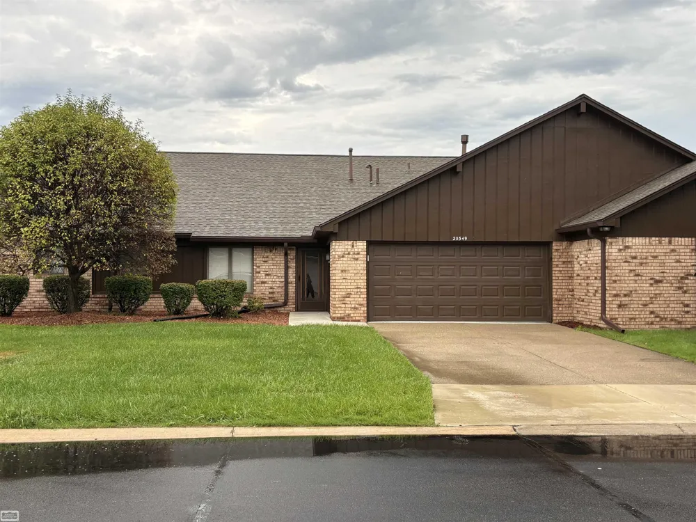 20349 Palm Meadow Dr Drive Clinton Charter Township, MI 48036