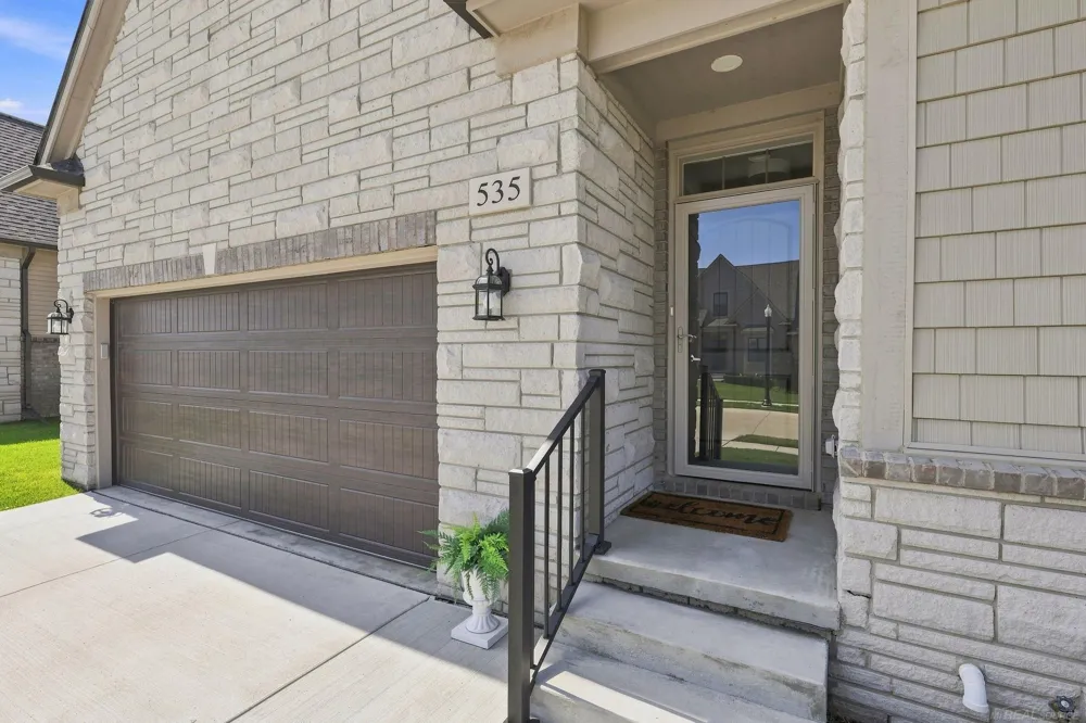 535 Cornerstone Drive Oxford Charter Township, MI 48371