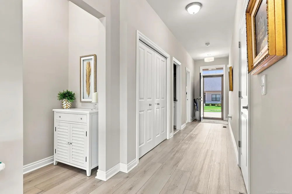 535 Cornerstone Drive Oxford Charter Township, MI 48371