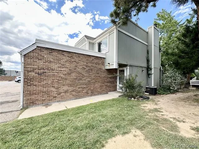 2910 S Parker Court Aurora, CO 80014