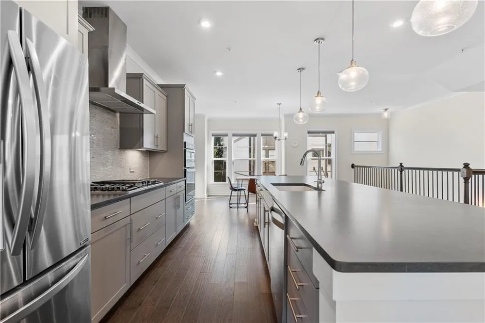 2076 Holtz Lane Atlanta, GA 30318