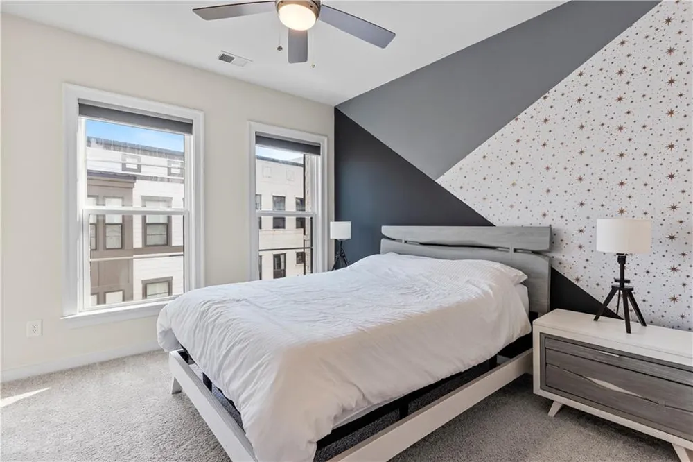 2076 Holtz Lane Atlanta, GA 30318