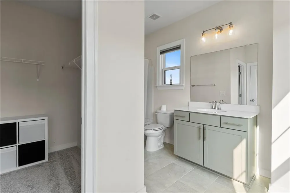 2076 Holtz Lane Atlanta, GA 30318