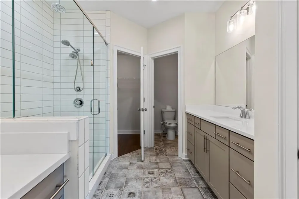 2076 Holtz Lane Atlanta, GA 30318