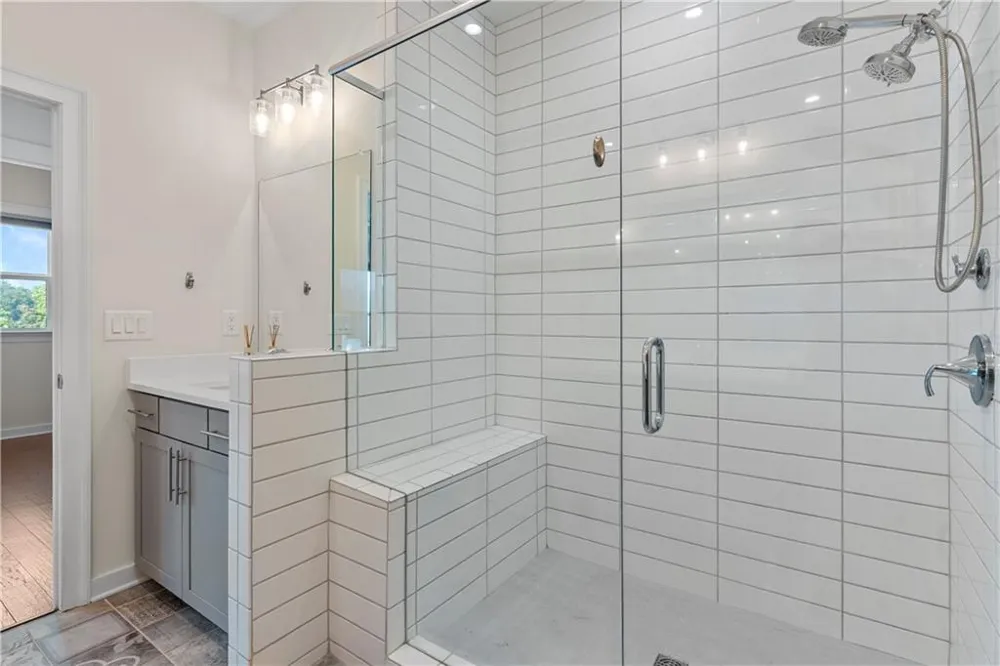 2076 Holtz Lane Atlanta, GA 30318
