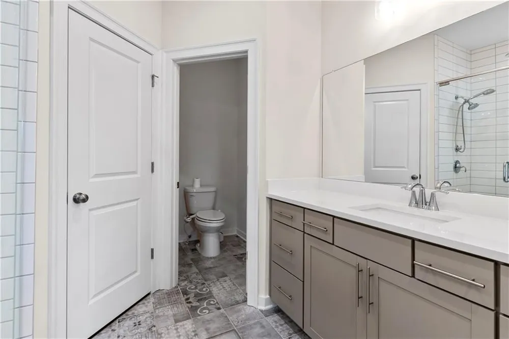 2076 Holtz Lane Atlanta, GA 30318