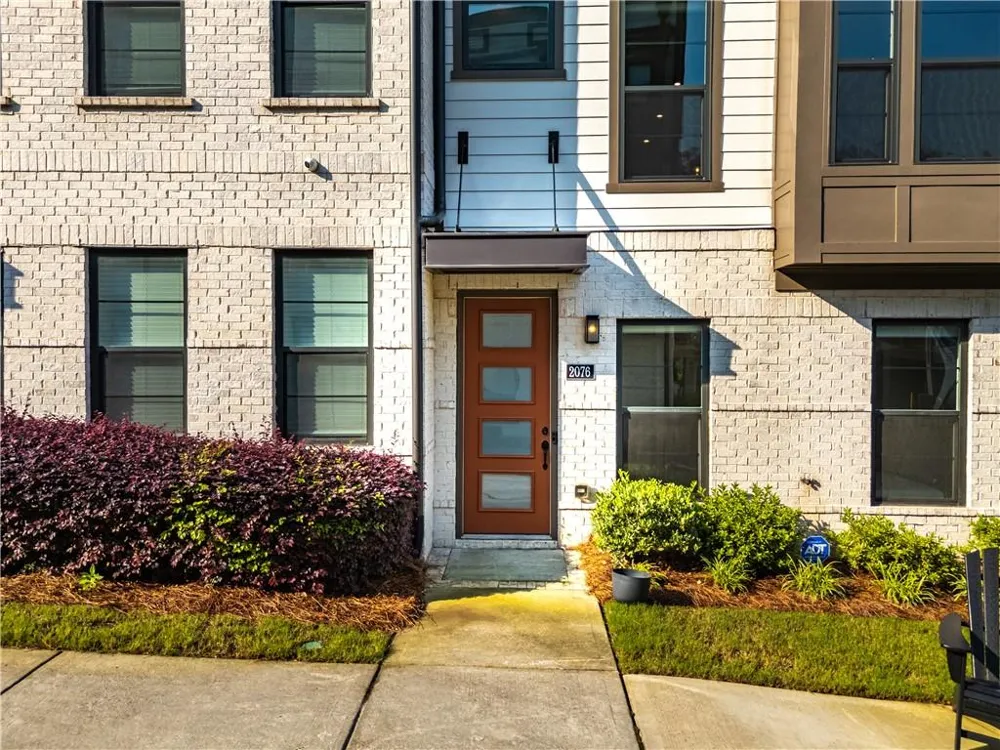 2076 Holtz Lane Atlanta, GA 30318