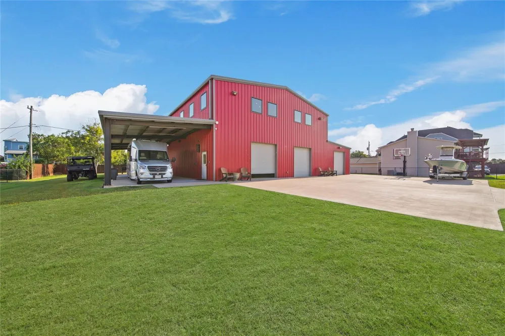 211 Avenue A Dickinson, TX 77539