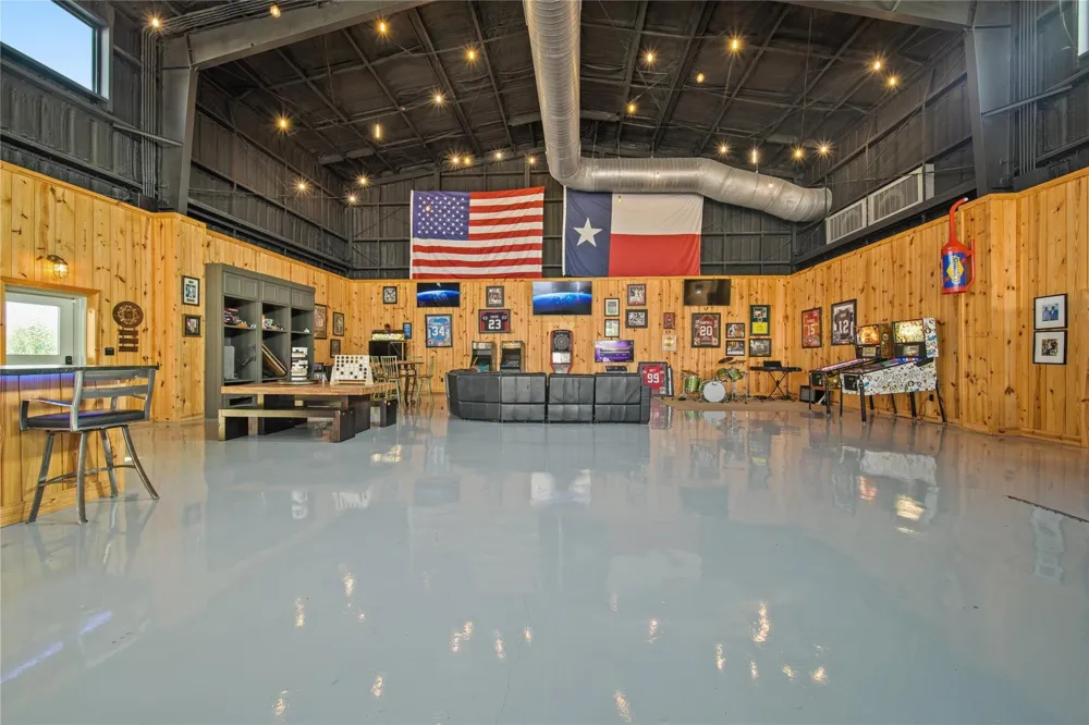 211 Avenue A Dickinson, TX 77539