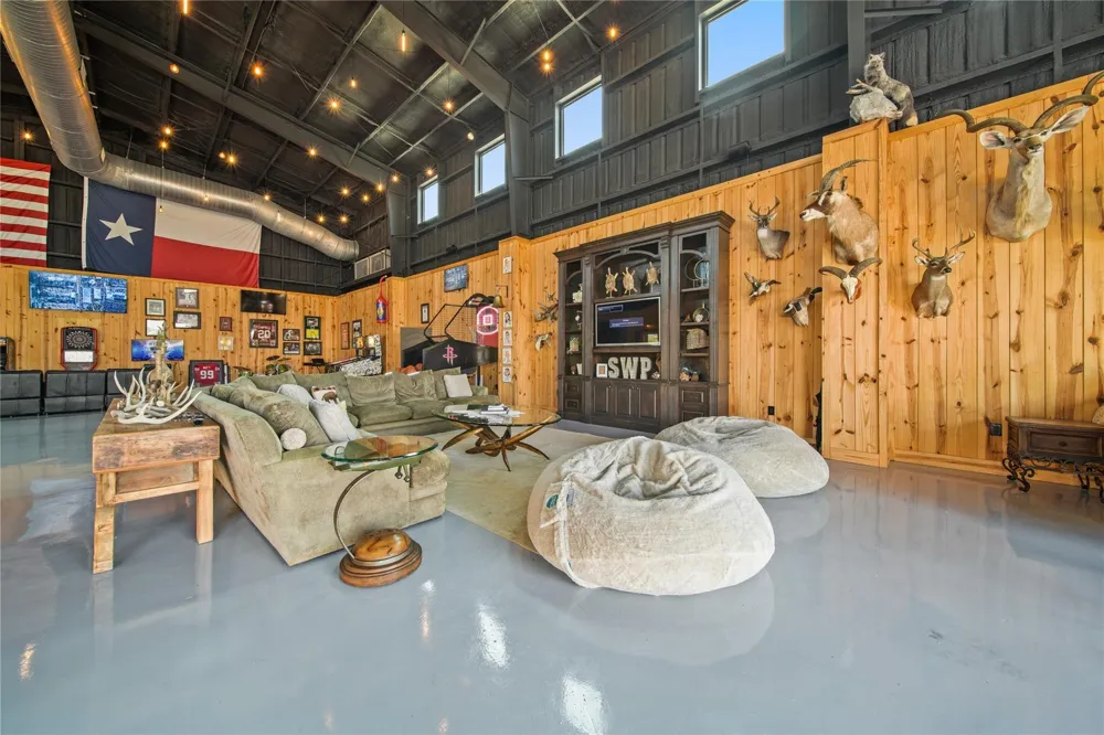 211 Avenue A Dickinson, TX 77539