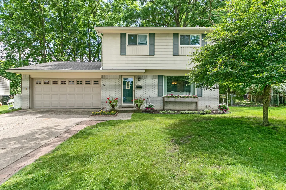 30215 Stockton Avenue Farmington Hills, MI 48336