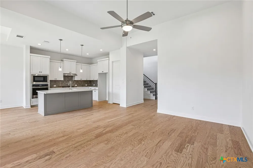 253 Prickly Poppy Loop Kyle, TX 78640