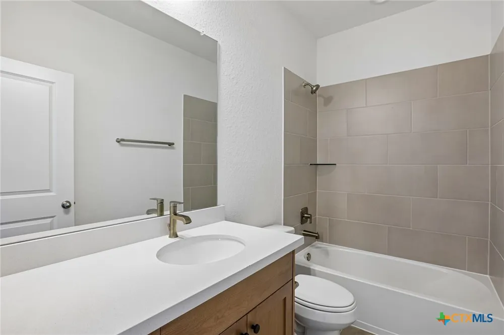 253 Prickly Poppy Loop Kyle, TX 78640