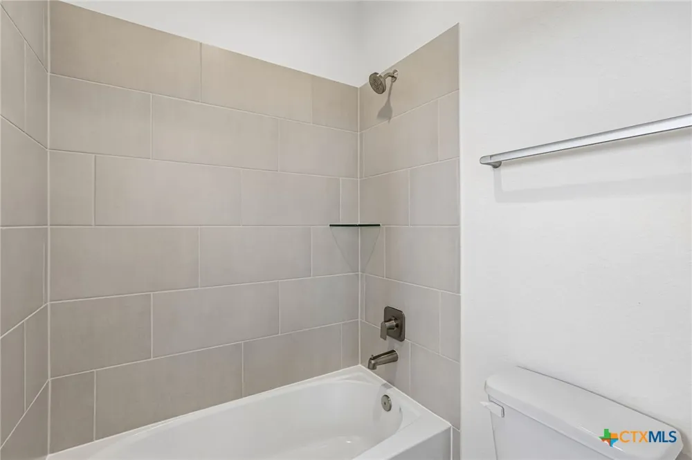 253 Prickly Poppy Loop Kyle, TX 78640