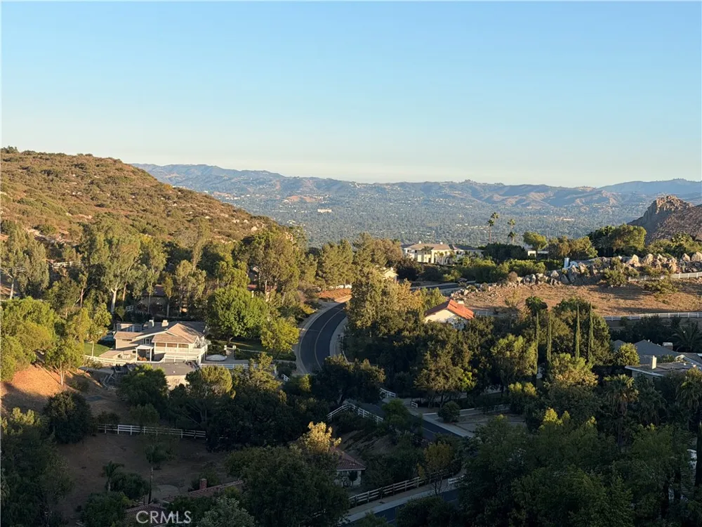 28 Wrangler Lane Bell Canyon, CA 91307
