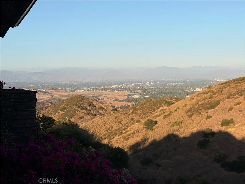 28 Wrangler Lane Bell Canyon, CA 91307