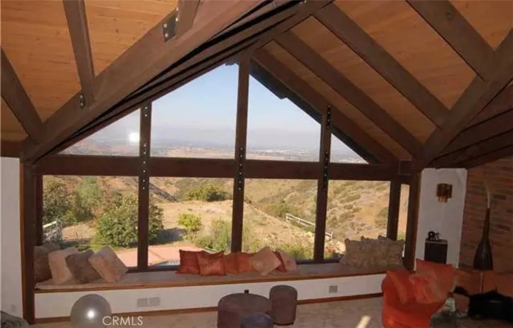28 Wrangler Lane Bell Canyon, CA 91307