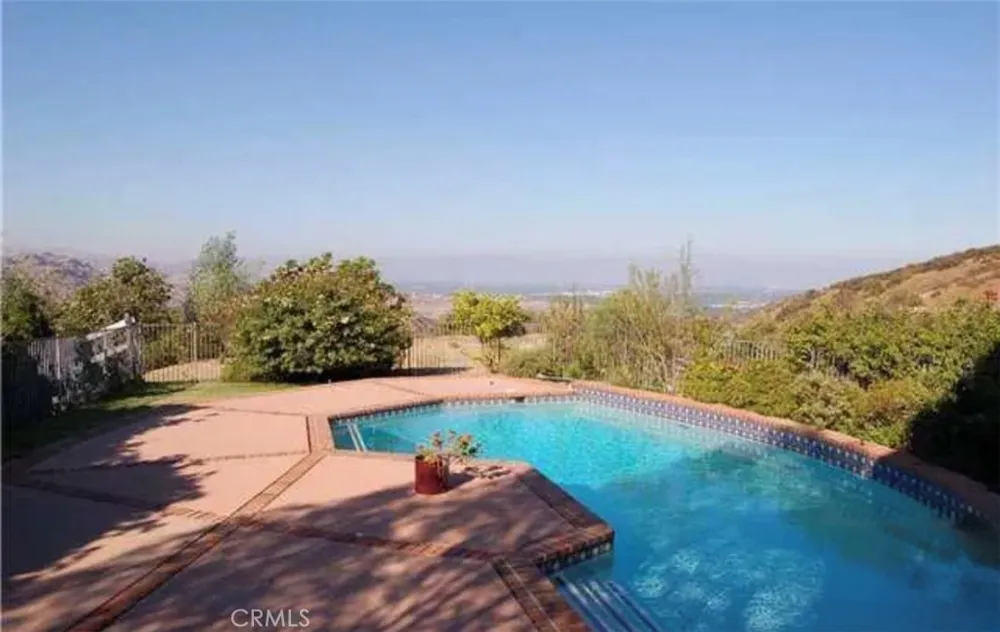 28 Wrangler Lane Bell Canyon, CA 91307