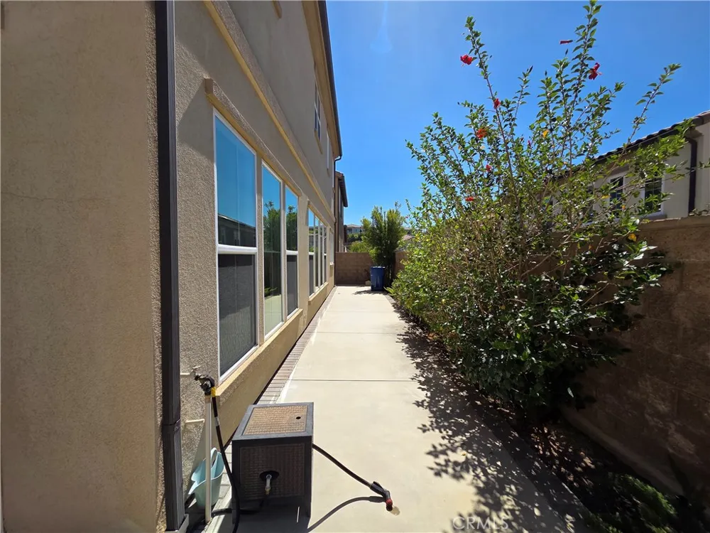 20640 W Chestnut Porter Ranch, CA 91326