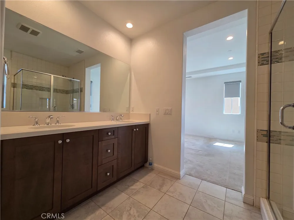 20640 W Chestnut Porter Ranch, CA 91326
