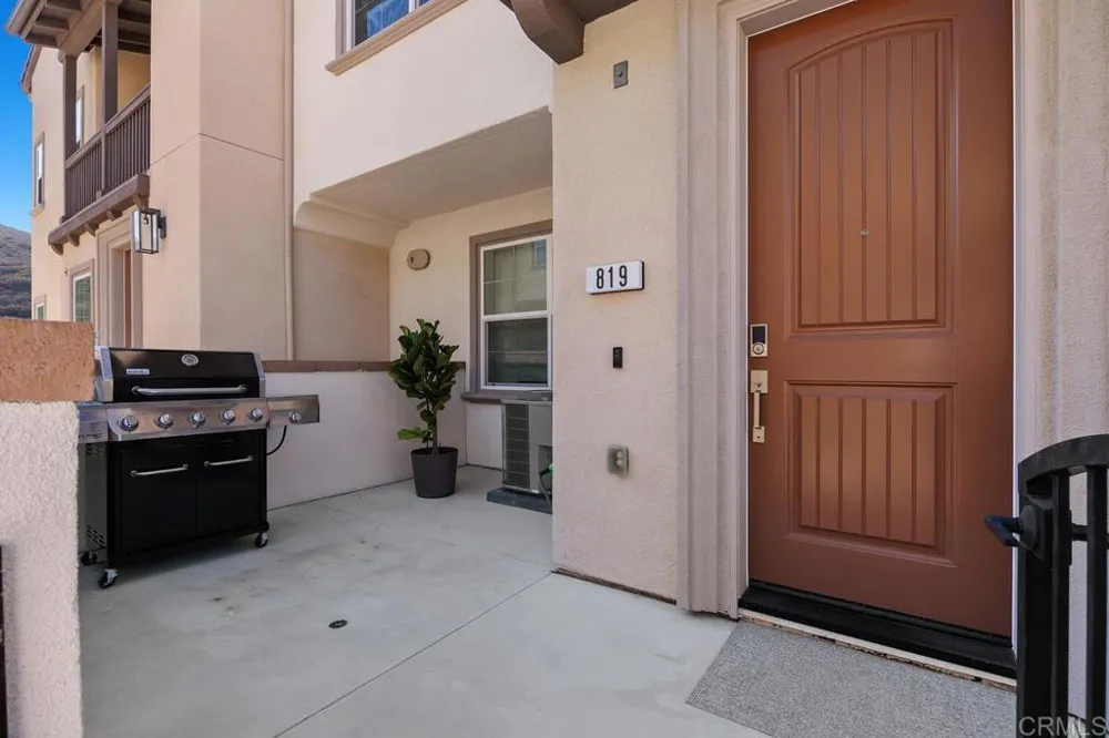 819 Blackstone Drive San Marcos, CA 92078