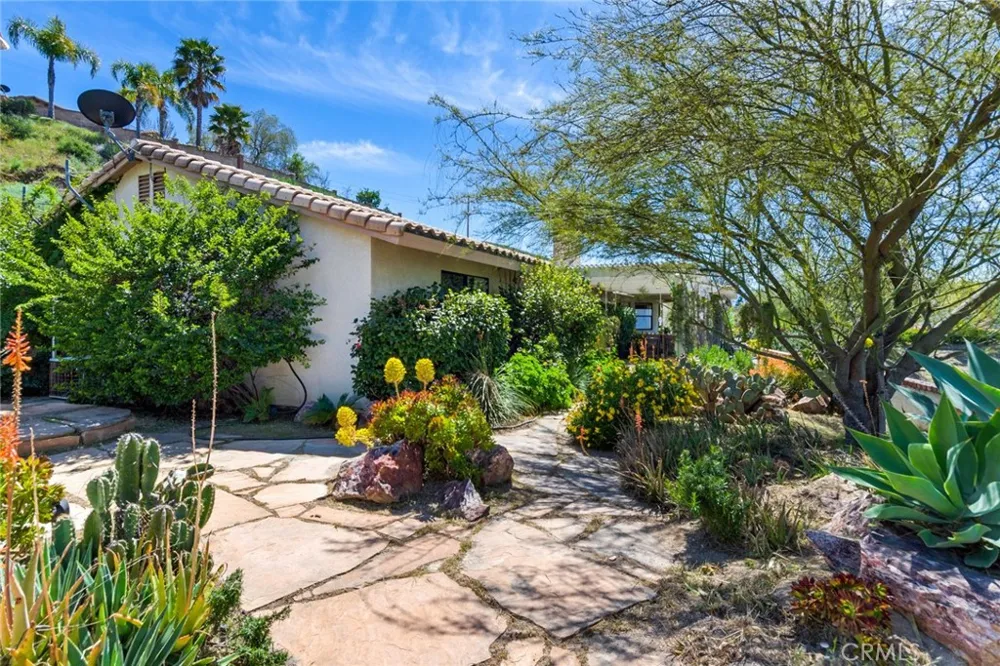21798 Ridgedale Drive Lake Mathews, CA 92570